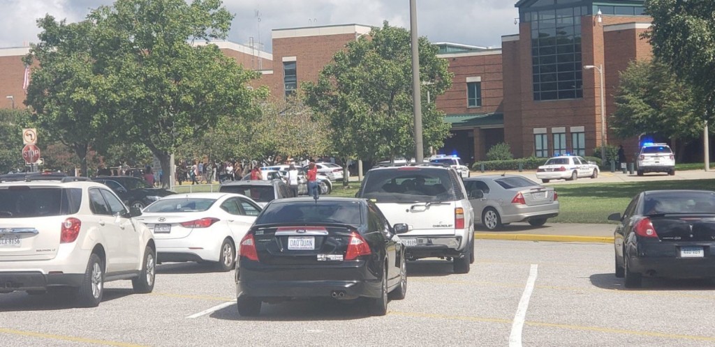 ΗΠΑ – Πληροφορίες για πυροβολισμούς σε σχολείο στη Βιρτζίνια