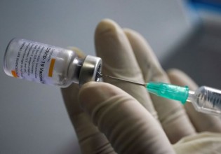 ECDC – «Όχι» σε τρίτη δόση εμβολίου στο γενικό πληθυσμό