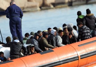 Κοινή γραμμή Ελλάδας – Δανίας στο μεταναστευτικό – «Ναι» σε μια Ευρώπη επιστροφών και φραχτών