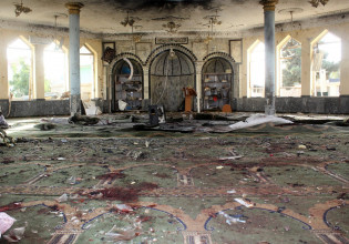 Αφγανιστάν – Το ISIS ανέλαβε την ευθύνη για την πολύνεκρη επίθεση στο τέμενος