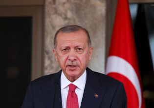 Τουρκία – Ο Ερντογάν ακροβατεί ξανά σε τεντωμένο σχοινί – Η απέλαση των πρέσβεων και το παιχνίδι με τη φωτιά