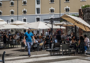 Βασιλακόπουλος – Πρέπει να εμβολιαστούν όσοι έχουν νοσήσει – Τι λέει για τον αριθμό των θανάτων