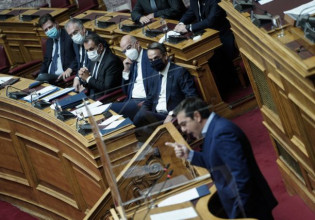 Βουλή – Σύγκρουση κορυφής για την πανδημία – Ο Μητσοτάκης απαντά στην επίκαιρη ερώτηση Τσίπρα