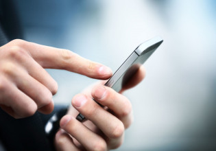 Η έλλειψη μικροτσίπ φέρνει ελλείψεις και σε κινητά τηλέφωνα
