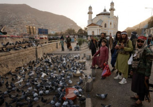 Αφγανιστάν – Οι Ταλιμπάν εξαίρουν τους βομβιστές αυτοκτονίας και προσφέρουν στις οικογένειές τους χρήματα και γη