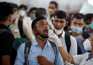 Ινδία – Συνεχίζει να «σαρώνει» ο κοροναϊός – 549 νεκροί και πάνω από 14.000 κρούσματα σε μια μέρα