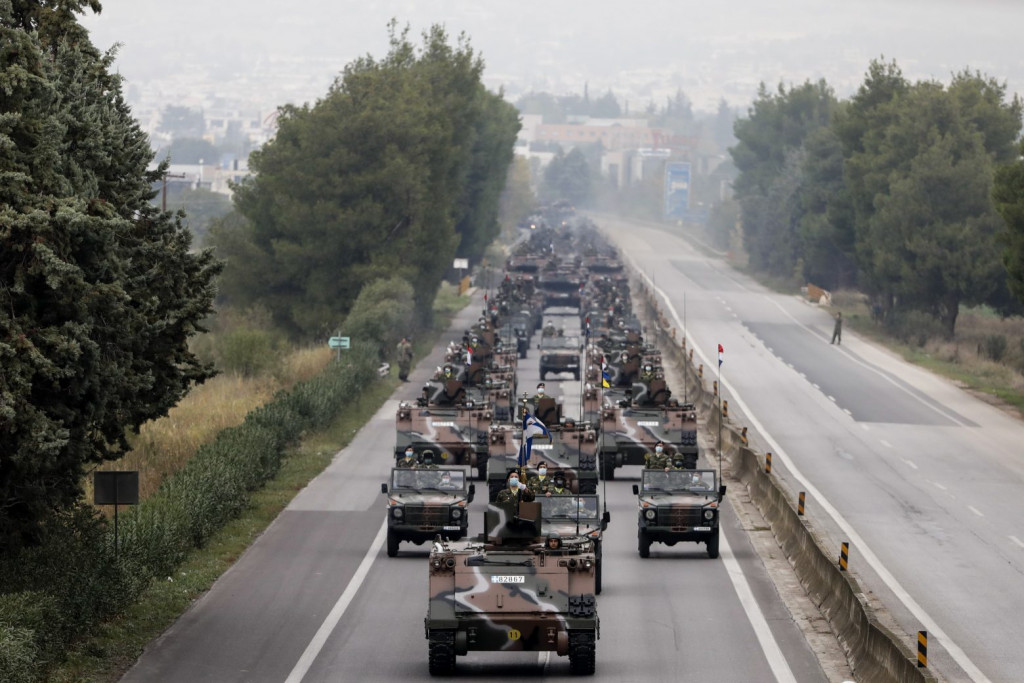 Κοροναϊός – Υποχρεωτική η μάσκα στις παρελάσεις της 28ης Οκτωβρίου