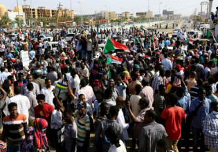 Σουδάν – Στο σπίτι του μεταφέρθηκε ο πρωθυπουργός μετά το πραξικόπημα