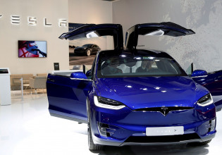 Tesla – Πέρα από κάθε προσδοκία, τα 241.000 οχήματα που παρέδωσε στο τρίμηνο