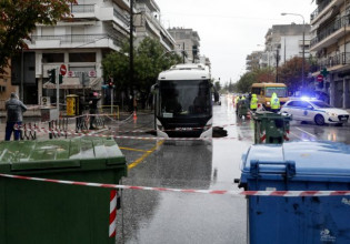 Θεσσαλονίκη – Κλειστή η Εθνικής Αντιστάσεως που «κατάπιε» το λεωφορείο – Πόσο καιρό χρειάζεται για να επιδιορθωθεί ο δρόμος