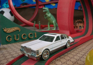 Gucci x Hot Wheels – Οδηγήστε (περίπου) μια 70s Cadillac σχεδιασμένη από τον ιδρυτή του οίκου μόδας