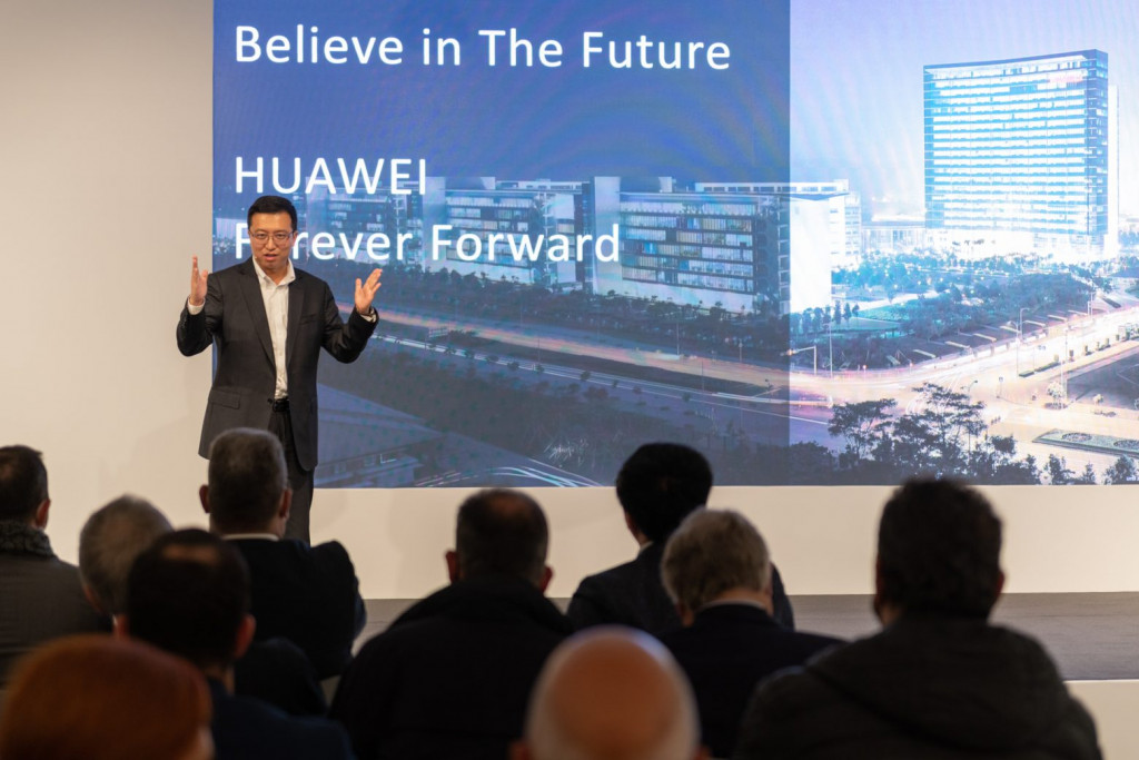 Παρουσίαση νέων προϊόντων από τη HUAWEI στην πρώτη μεγάλη διά ζώσης εκδήλωσή της για τον Τύπο