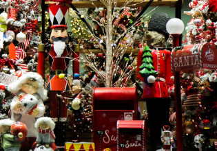 Κοροναϊός – Η ισορροπία του τρόμου ενόψει Χριστουγέννων- Οι τρεις παράγοντες που θα κρίνουν τα νέα μέτρα