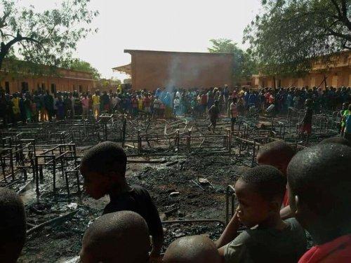 Νίγηρας - Τουλάχιστον 26 παιδιά έχασαν τη ζωή τους από τη φωτιά στο σχολείο
