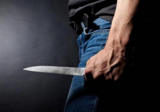 Έγκλημα στο Βόλο – Παραδόθηκε ο 39χρονος που έσφαξε τη νονά του με 42 μαχαιριές
