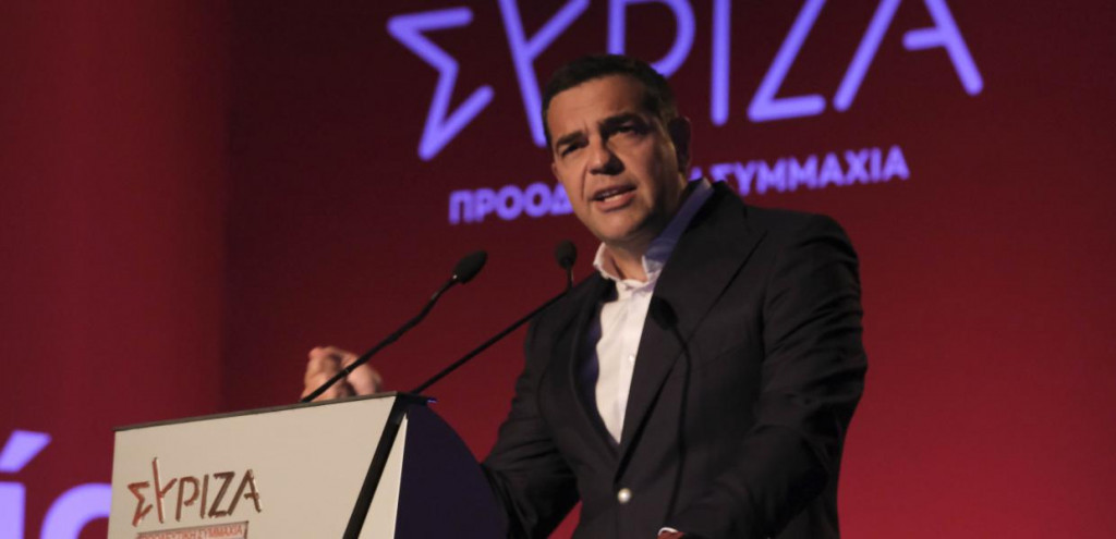 Τσίπρας κατά Μητσοτάκη – «Φοβάται, κρύβεται και ευτελίζει το Σύνταγμα»