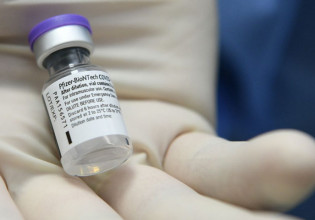 Κοροναϊός – «Πράσινο φως» στα Ηνωμένα Αραβικά Εμιράτα για τη χορήγηση του εμβολίου της Pfizer – Ποιες ηλικίες αφορά η χορήγηση
