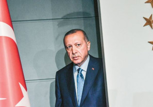 Ερντογάν – Βλέπει οικονομικό σαμποτάζ και «εχθρούς» πίσω από την κατάρρευση της λίρας