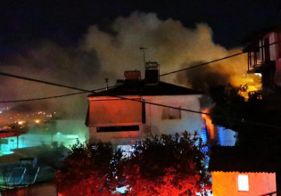 Φωτιά στο σπίτι στο Ναύπλιο – Πυκνοί καπνοί πάνω από την πόλη
