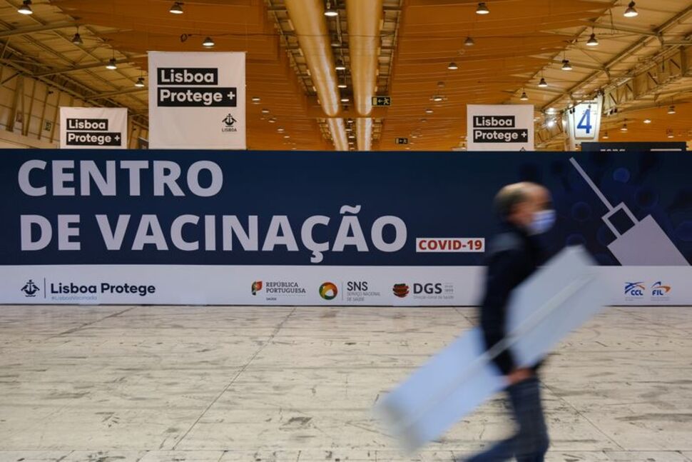 Πορτογαλία - Στη Λισαβόνα εγκαινιάστηκε το μεγαλύτερο εμβολιαστικό κέντρο της χώρας - Από την Τετάρτη τα περιοριστικά μέτρα