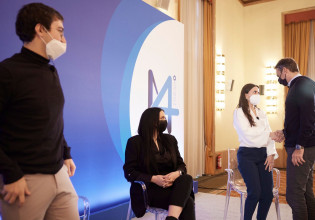 Προσυνέδριο ΝΔ – Τι ζήτησαν πέντε νέοι επαγγελματίες από τον Μητσοτάκη για να μείνουν στην Ελλάδα
