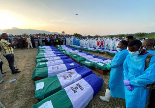 Σιέρα Λεόνε – 144 οι νεκροί μετά το τροχαίο με βυτιοφόρο – Προσοχή σκληρές εικόνες