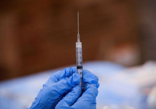 Γερμανία – Κλιμακώνεται η συζήτηση για τον υποχρεωτικό εμβολιασμό κατά του κοροναϊου