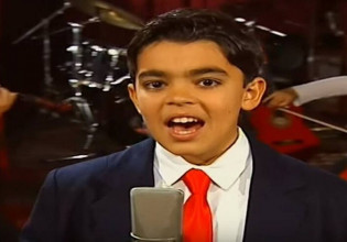 Χρήστος Σαντικάι – Η αποκάλυψη για τα χριστουγεννιάτικα τραγούδια όταν ήταν μικρός