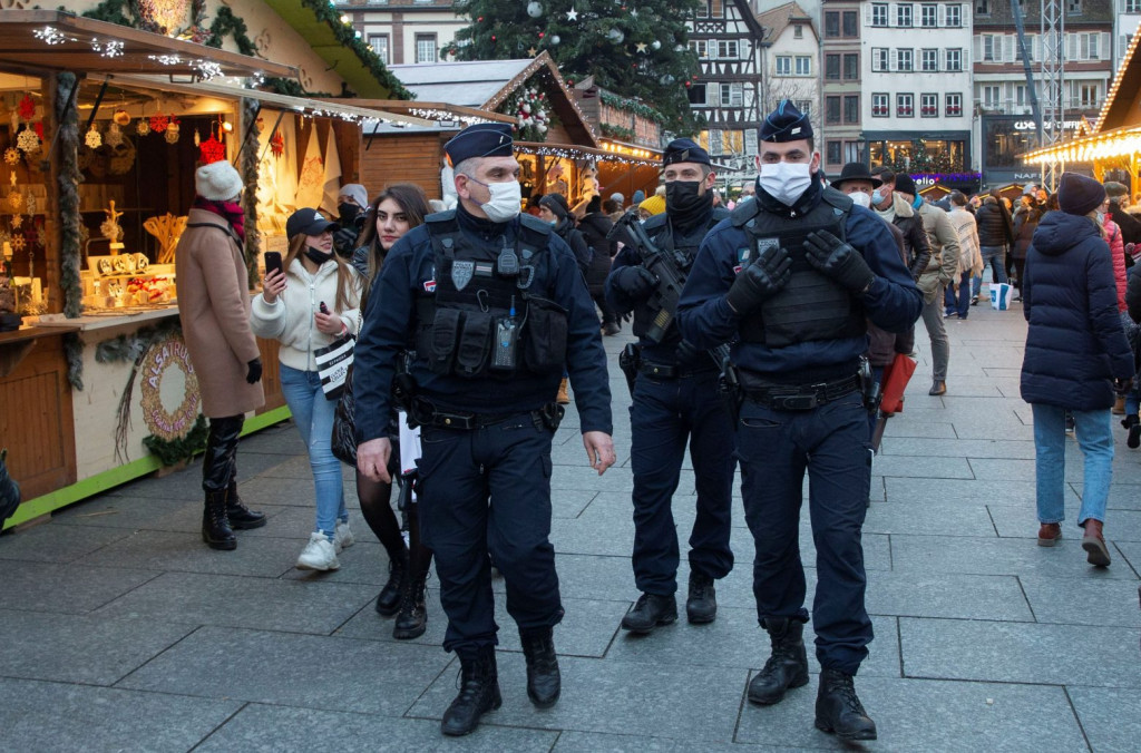 Γαλλία – Συνέλαβαν δυο ύποπτους – Σχεδίαζαν επιθέσεις την περίοδο των Χριστουγέννων