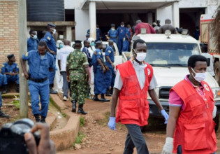 Μπουρούντι – Τραγωδία με 38 νεκρούς και δεκάδες τραυματίες από πυρκαγιά σε φυλακές