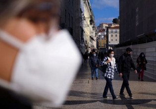 Πορτογαλία – Σαρώνουν τα κρούσματα παρά το υψηλότατο ποσοστό εμβολιασμού