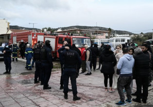 Καματερό – Τραγικές φιγούρες οι γονείς των δύο παιδιών που πέθαναν στην πυρκαγιά