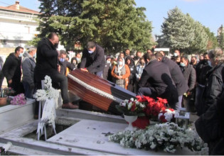 Θεσσαλονίκη – «Του αξίζει θανατική ποινή» – Οργή για τον συζυγοκτόνο στην κηδεία της 55χρονης