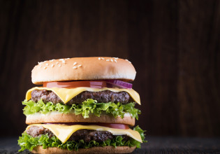 McDonald’s – Το τεράστιο περιβαλλοντικό αποτύπωμα των μπέργκερ και το πρόβλημα του μεθανίου