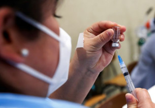Μαγιορκίνης – Επέκταση της υποχρεωτικότητας του εμβολίου σε ηλικιακές ομάδες