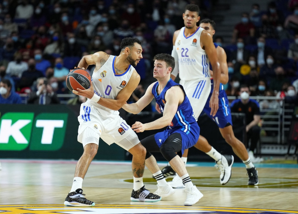 Εύκολα η Ρεάλ (87-64)