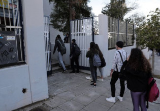Θεσσαλονίκη  – Αρνητής καθηγητής βρέθηκε εκτός σχολείου – Δεν προσκόμιζε τα πιστοποιητικά