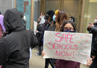 Σικάγο – Αντάρτικο μαθητών στην επαναλειτουργία των σχολείων – Γυρνάμε στα θρανία χωρίς μέτρα