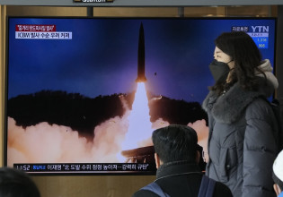 Βόρεια Κορέα: Φωτογραφίες από τη δοκιμή πυραύλου Hwasong
