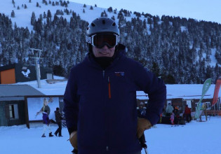 Τζέφρι Πάιατ: Τελευταίες χιονοδρομίες του Αμερικανού Πρέσβη στο Χιονοδρομικό των Καλαβρύτων