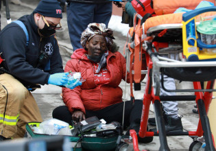 Νέα Υόρκη – Τουλάχιστον 19 νεκροί μετά από φωτιά στο Μπρονξ