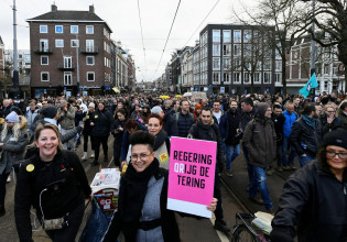 Ολλανδία – Η Αστυνομία επιχείρησε να διαλύσει συγκέντρωση κατά του lockdown