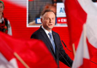 Για δεύτερη φορά θετικός στον κοροναϊό ο πρόεδρος της Πολωνίας Αντρέι Ντούντα