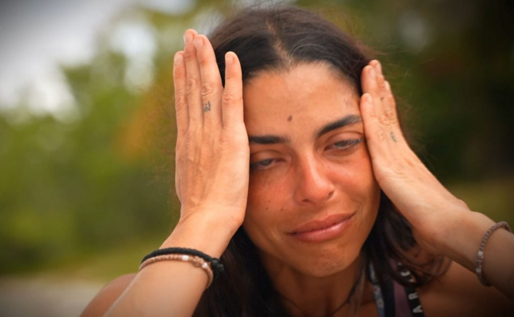 Survivor – Ξεσπάσε σε κλάματα η Μυριέλλα Κουρεντή – Το μήνυμα στον σύντροφό της μετά τα φιλιά με τον Κατσαούνη 