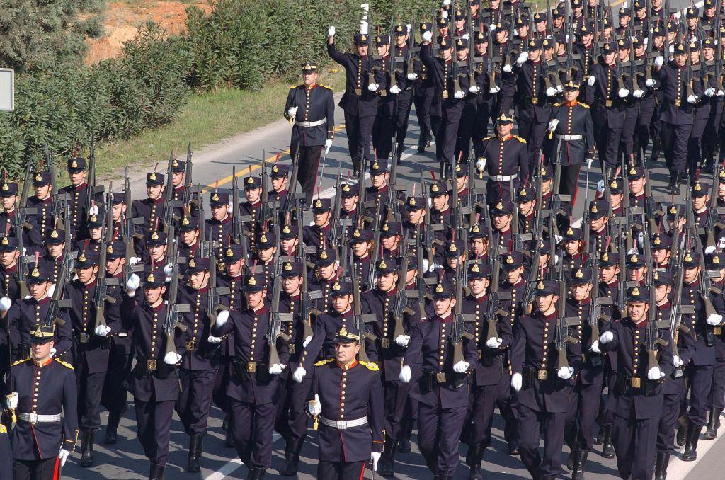 Βάσεις: Αύξηση των εισακτέων σε αστυνομικές και στρατιωτικές σχολές