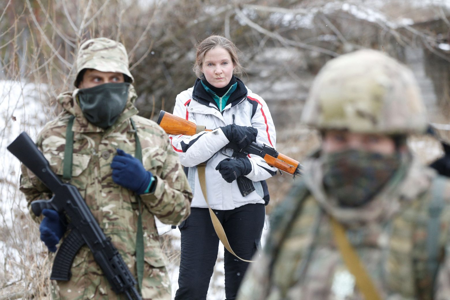 Ουκρανική κρίση: Εκατομμύρια πολίτες οργανώνονται για πιθανές μάχες με τη Ρωσία