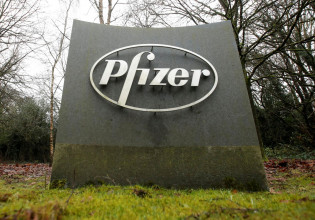 Pfizer: Έσοδα 54 δισ. δολαρίων αναμένονται το 2022 από το εμβόλιο και το χάπι για τον κοροναϊό