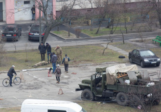 Ουκρανία: Πέφτουν πυροβολισμοί γύρω από κυβερνητικά κτίρια στο Κίεβο