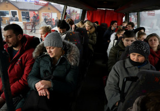 Ουκρανία: Σχεδόν 11.000 Ουκρανοί εισήλθαν στη Ρουμανία κατά την πρώτη ημέρα της ρωσικής εισβολής