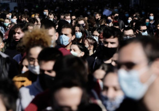 Κοροναϊός: Η πανδημία δεν έχει τελειώσει λέει ο Βατόπουλος παρά την πτώση στα κρούσματα και στις νοσηλείες